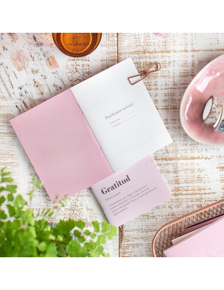 Libreta Grapada A6 Words - Mod. F - Gratitud (P. Mensual Atemp.)
