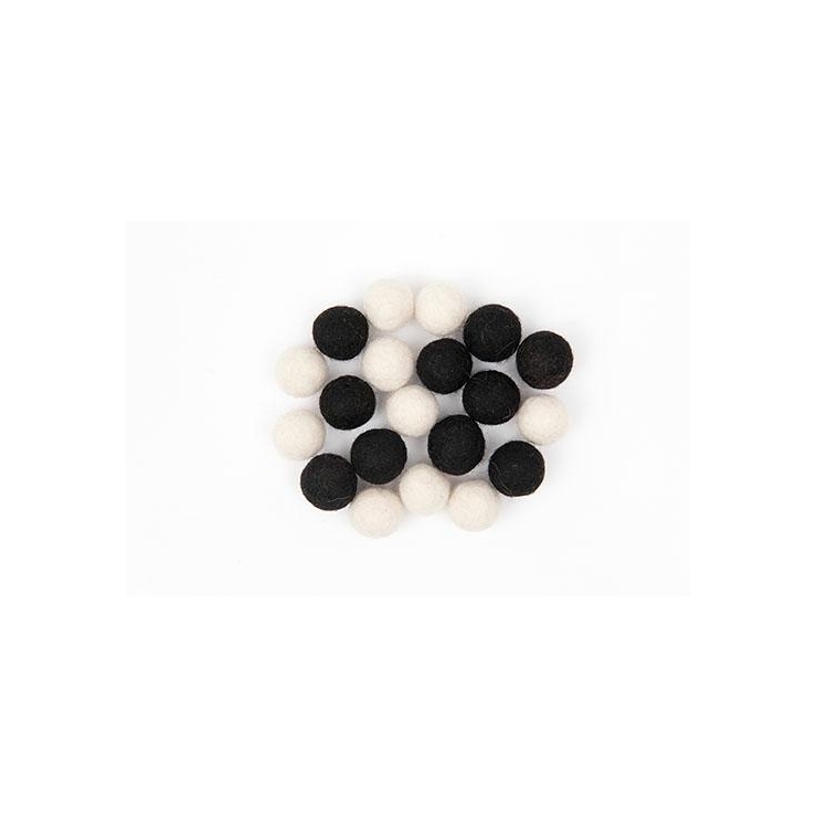 20 bolas de fieltro black/white 1.5 cm